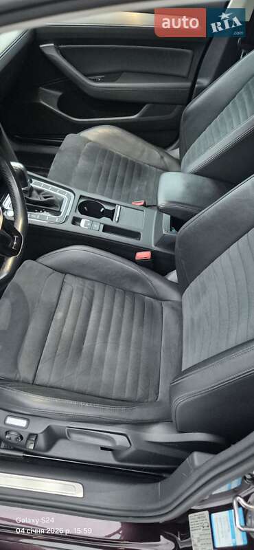 Седан Volkswagen Passat 2015 в Киеве