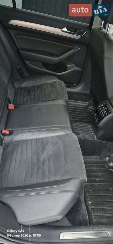 Седан Volkswagen Passat 2015 в Киеве