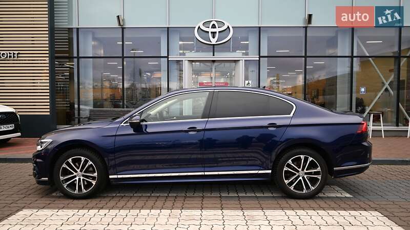 Седан Volkswagen Passat 2019 в Києві