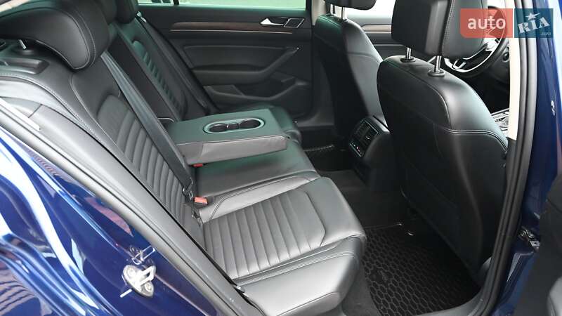 Седан Volkswagen Passat 2019 в Києві