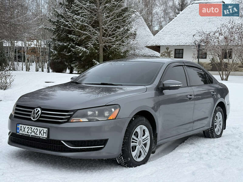Седан Volkswagen Passat 2013 в Харкові