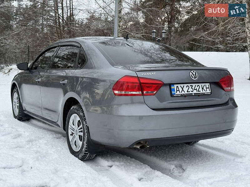 Седан Volkswagen Passat 2013 в Харкові