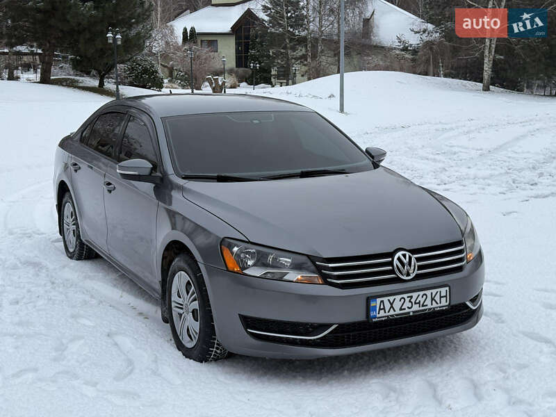 Седан Volkswagen Passat 2013 в Харкові