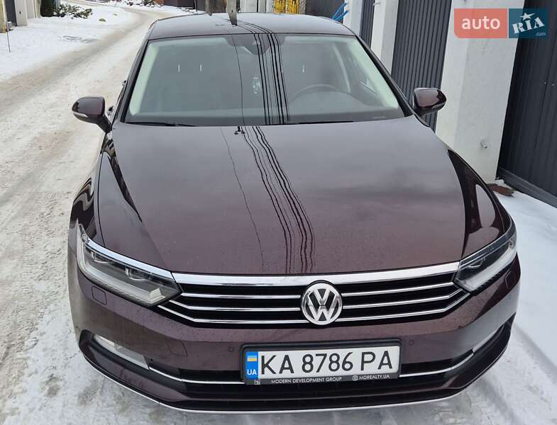 Седан Volkswagen Passat 2015 в Киеве