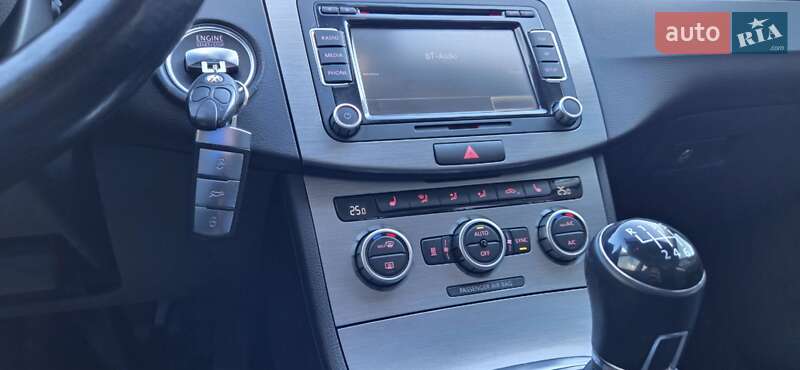 Універсал Volkswagen Passat 2013 в Радивиліві