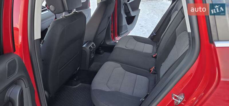 Універсал Volkswagen Passat 2013 в Радивиліві