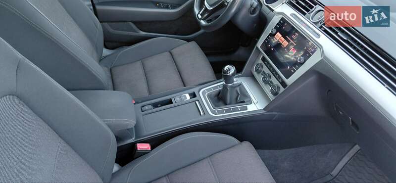 Універсал Volkswagen Passat 2017 в Новому Розділі