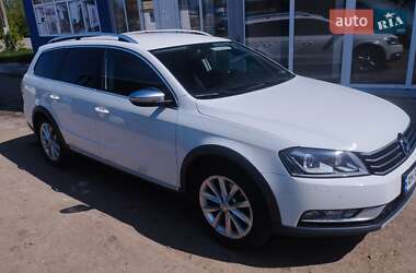 Універсал Volkswagen Passat 2014 в Житомирі