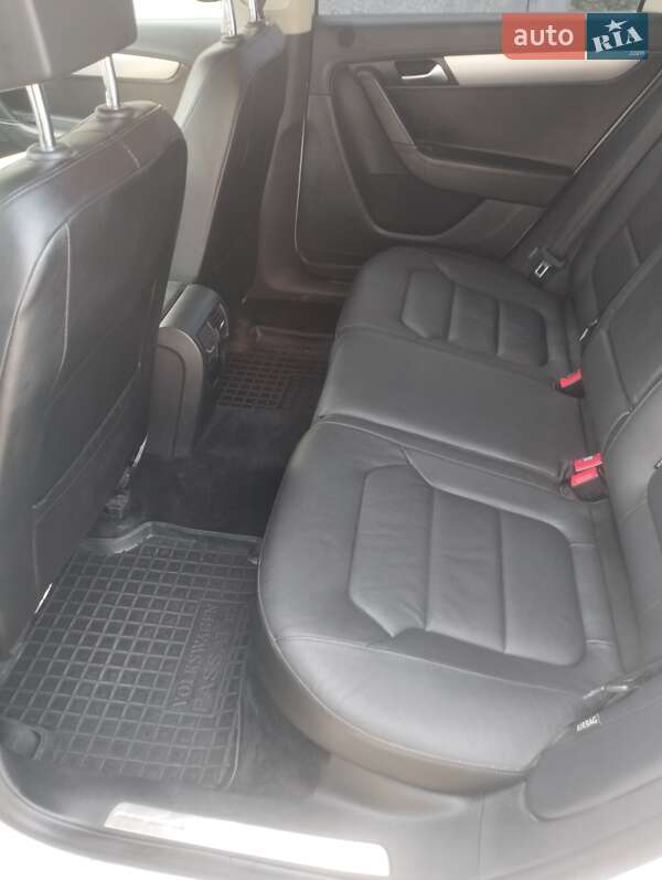 Универсал Volkswagen Passat 2014 в Житомире