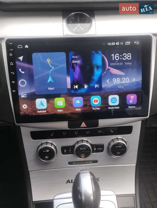 Универсал Volkswagen Passat 2014 в Житомире