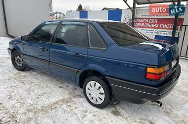 Седан Volkswagen Passat 1989 в Чемеровцах