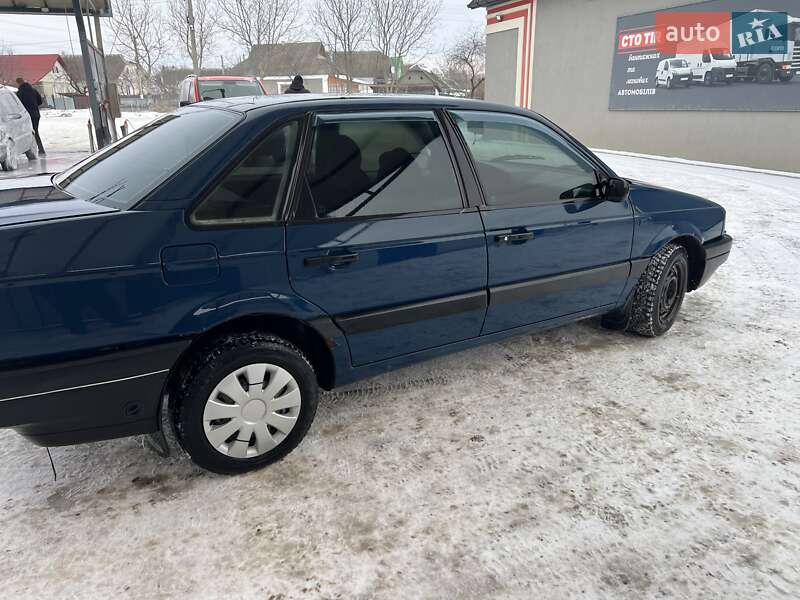 Седан Volkswagen Passat 1989 в Чемерівцях