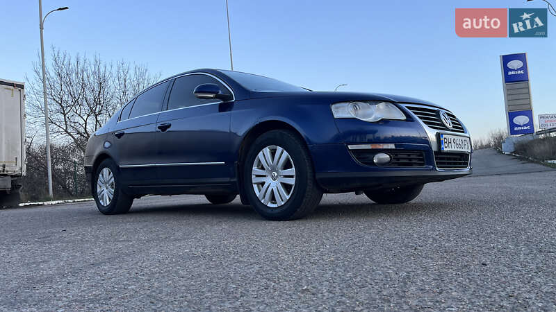 Седан Volkswagen Passat 2005 в Одессе