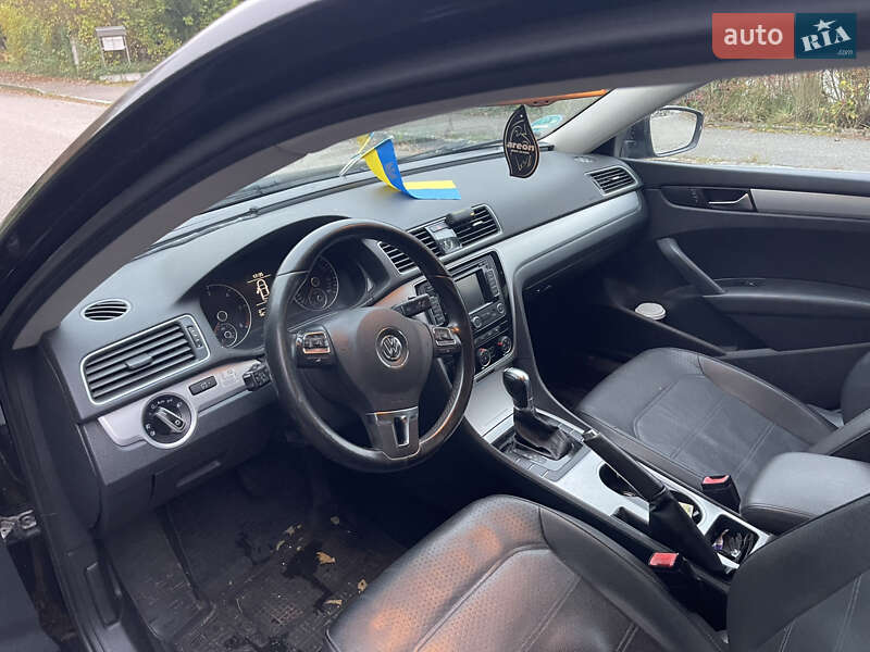Седан Volkswagen Passat 2013 в Новояворівську
