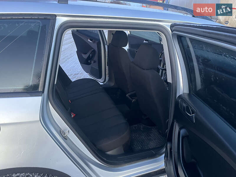 Универсал Volkswagen Passat 2006 в Теофиполе