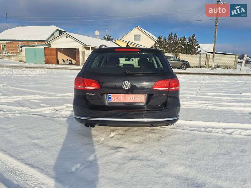 Універсал Volkswagen Passat 2012 в Харкові
