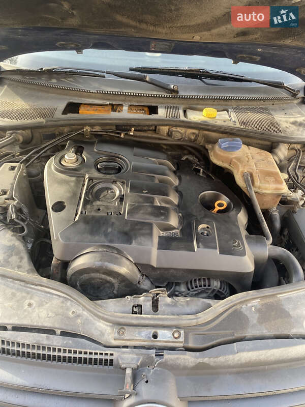 Универсал Volkswagen Passat 2001 в Яворове