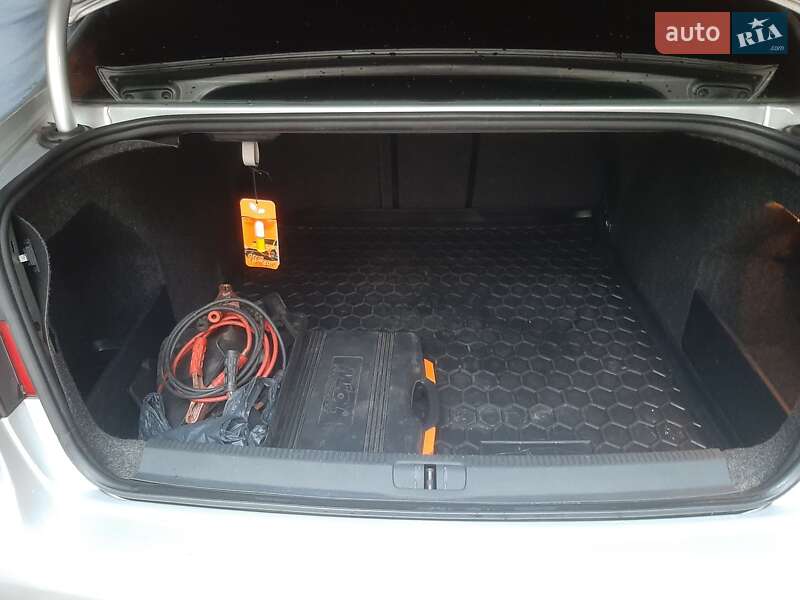 Седан Volkswagen Passat 2008 в Кривому Розі