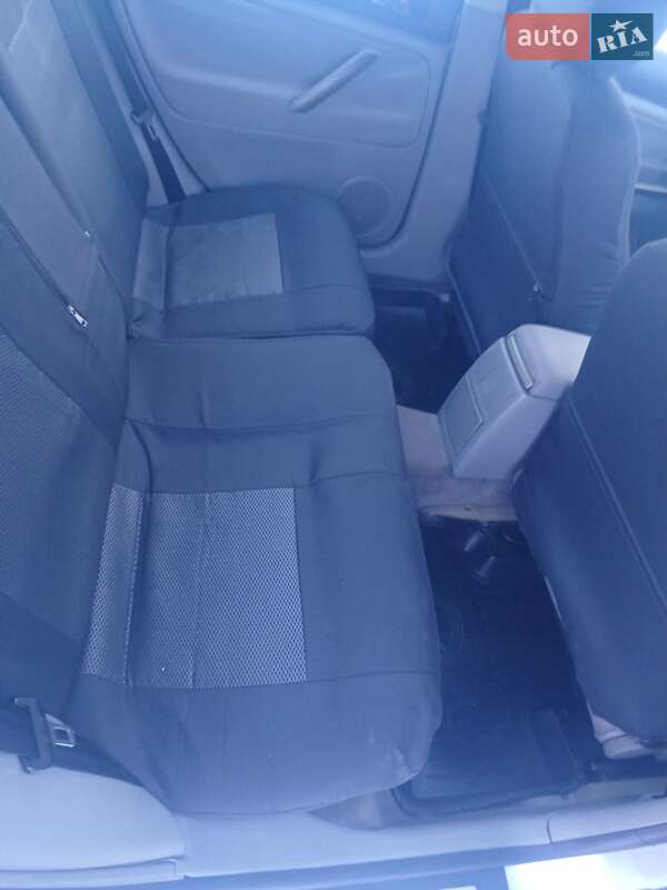 Універсал Volkswagen Passat 2004 в Решетилівці