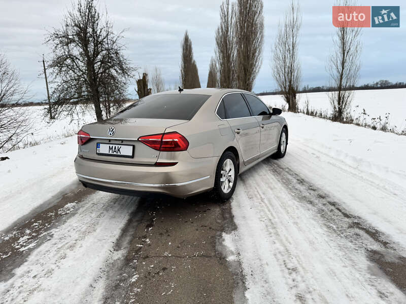 Седан Volkswagen Passat 2015 в Києві