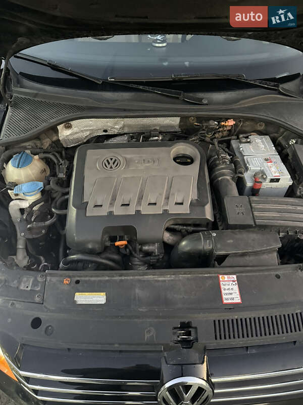 Седан Volkswagen Passat 2011 в Львові
