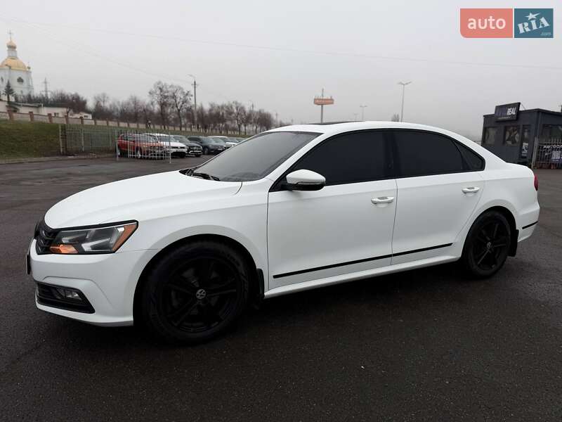 Седан Volkswagen Passat 2016 в Кривом Роге