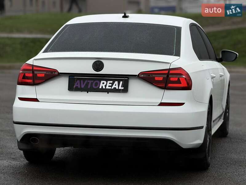 Седан Volkswagen Passat 2016 в Кривом Роге