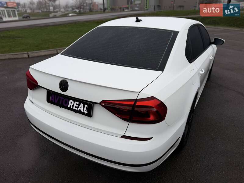 Седан Volkswagen Passat 2016 в Кривом Роге