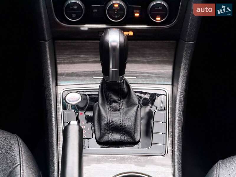 Седан Volkswagen Passat 2016 в Кривом Роге