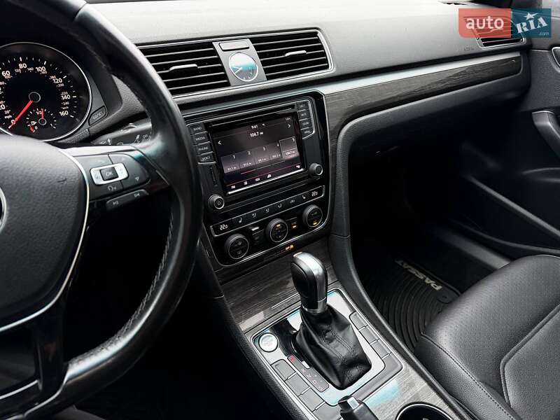 Седан Volkswagen Passat 2016 в Кривом Роге