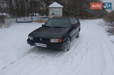 Универсал Volkswagen Passat 1992 в Иваничах
