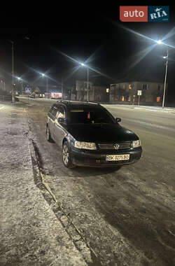 Универсал Volkswagen Passat 1998 в Малине