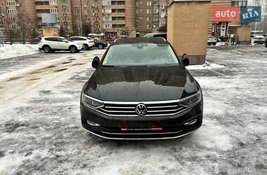 Універсал Volkswagen Passat 2022 в Києві