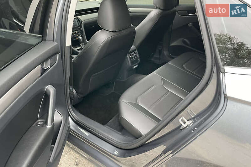 Седан Volkswagen Passat 2021 в Киеве