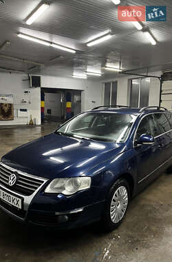 Універсал Volkswagen Passat 2010 в Чернівцях