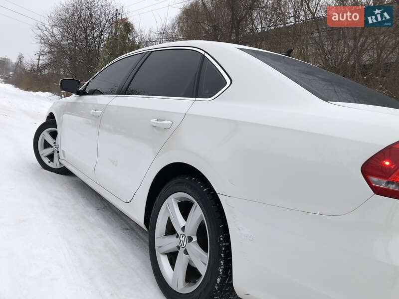 Седан Volkswagen Passat 2014 в Ирпене