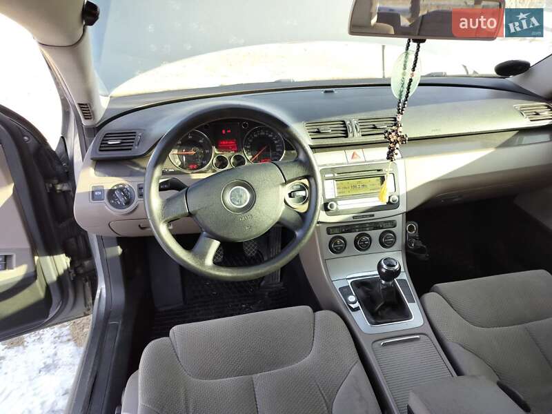 Универсал Volkswagen Passat 2006 в Долине