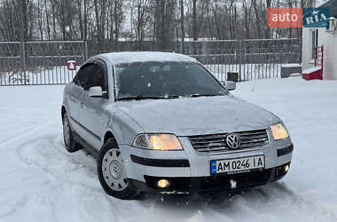 Седан Volkswagen Passat 2002 в Житомире