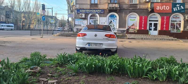 Седан Volkswagen Passat 2015 в Кривом Роге