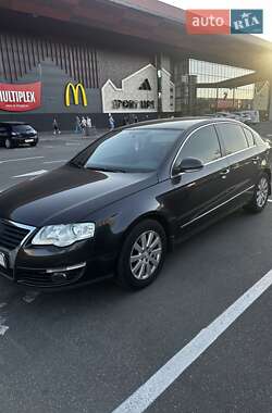 Седан Volkswagen Passat 2008 в Києві