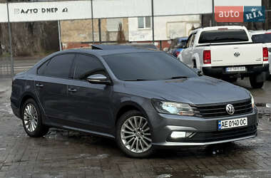 Седан Volkswagen Passat 2016 в Дніпрі