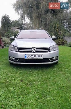 Універсал Volkswagen Passat 2012 в Тернополі