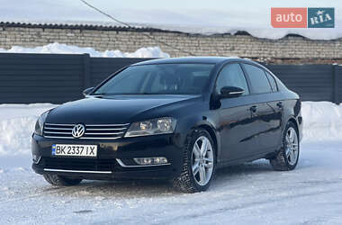 Седан Volkswagen Passat 2013 в Дубні