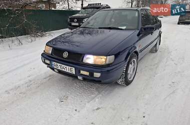 Седан Volkswagen Passat 1993 в Немирове