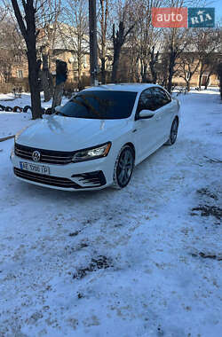 Седан Volkswagen Passat 2018 в Кривому Розі