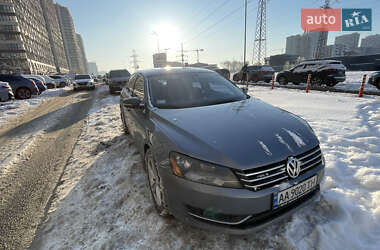 Седан Volkswagen Passat 2014 в Киеве