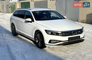 Универсал Volkswagen Passat 2022 в Луцке