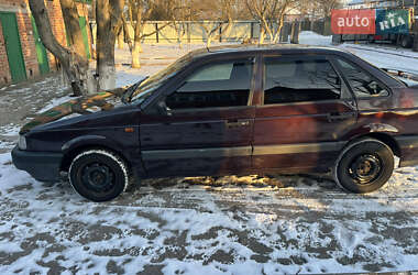 Седан Volkswagen Passat 1992 в Зенькове