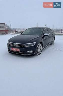 Седан Volkswagen Passat 2015 в Львові