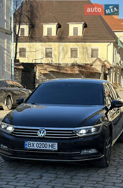 Седан Volkswagen Passat 2015 в Кам'янець-Подільському